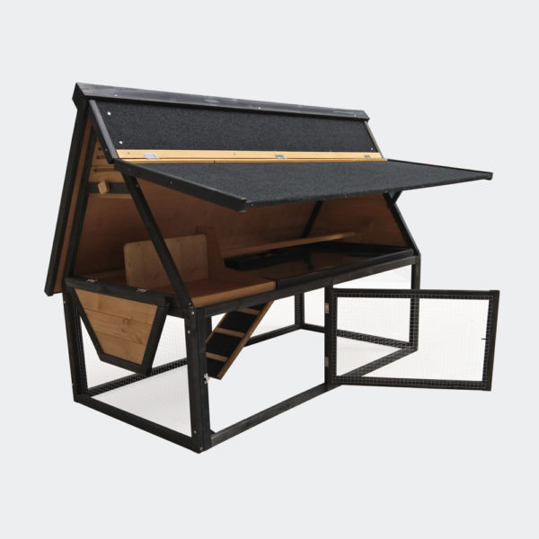 Krytý výběh pro drůbež hnízdícím boxem