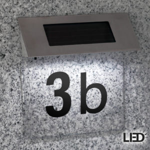 Domovní číslo se solárním osvětlením LED